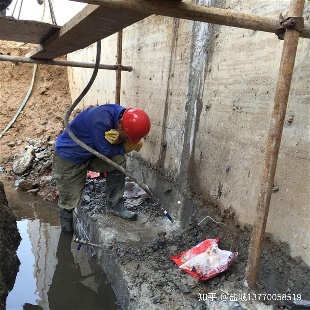 瓷砖水池漏水用什么补漏(瓷砖贴的水池漏水用那种密封胶)